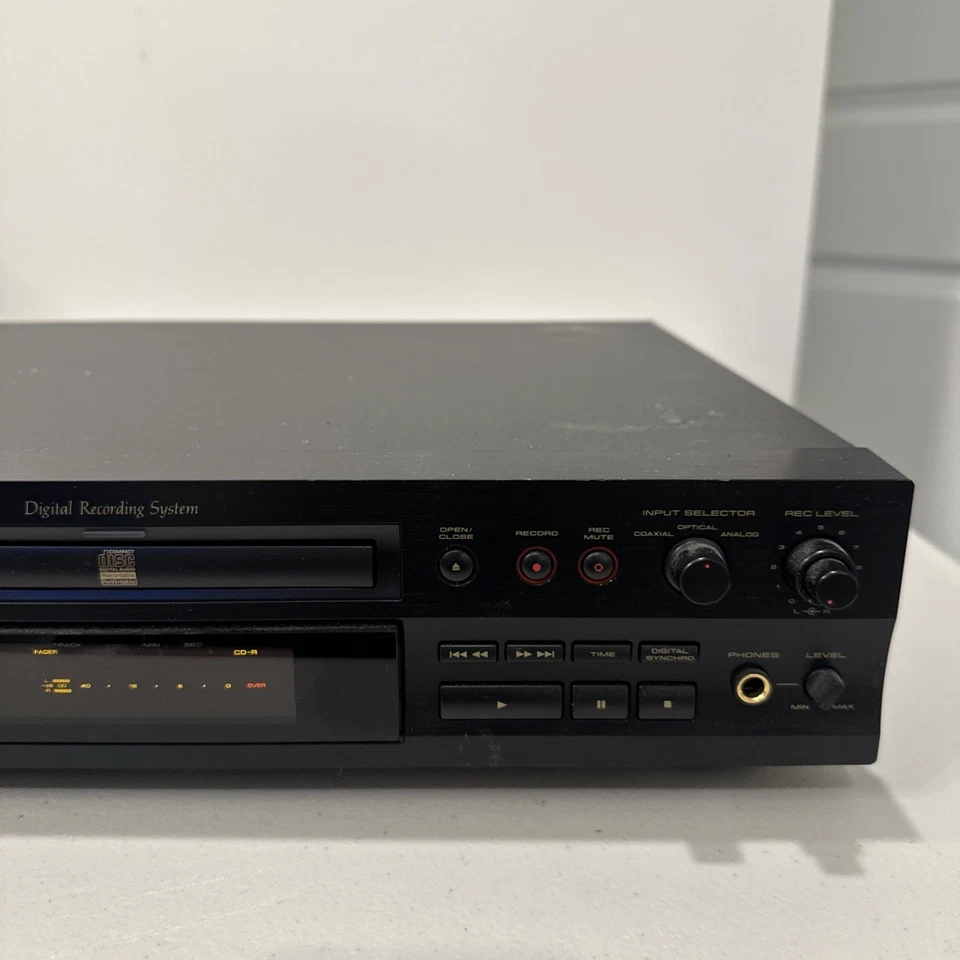 Pioneer PDR-555RW CD Recorder Fully Functional No Remote. - Image 4 of 4