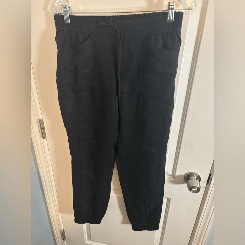 Banana Republic women’s black satin Joggers size small NWT