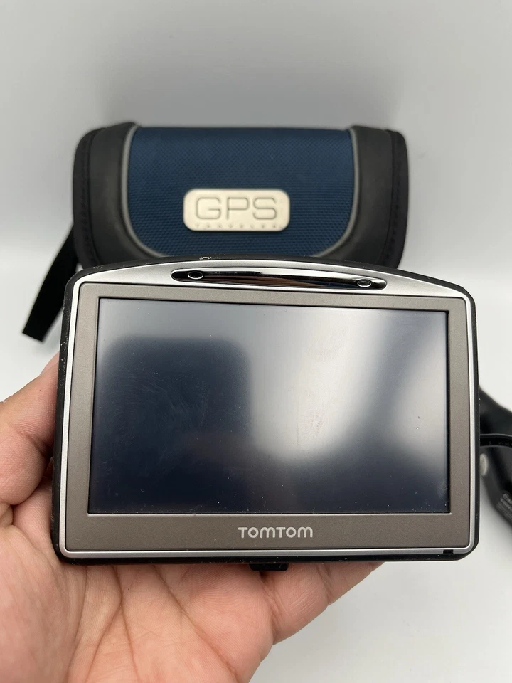 TomTom Go 7204.3 Inch Widescreen Touch Screen + car power cord only - Image 3 of 4