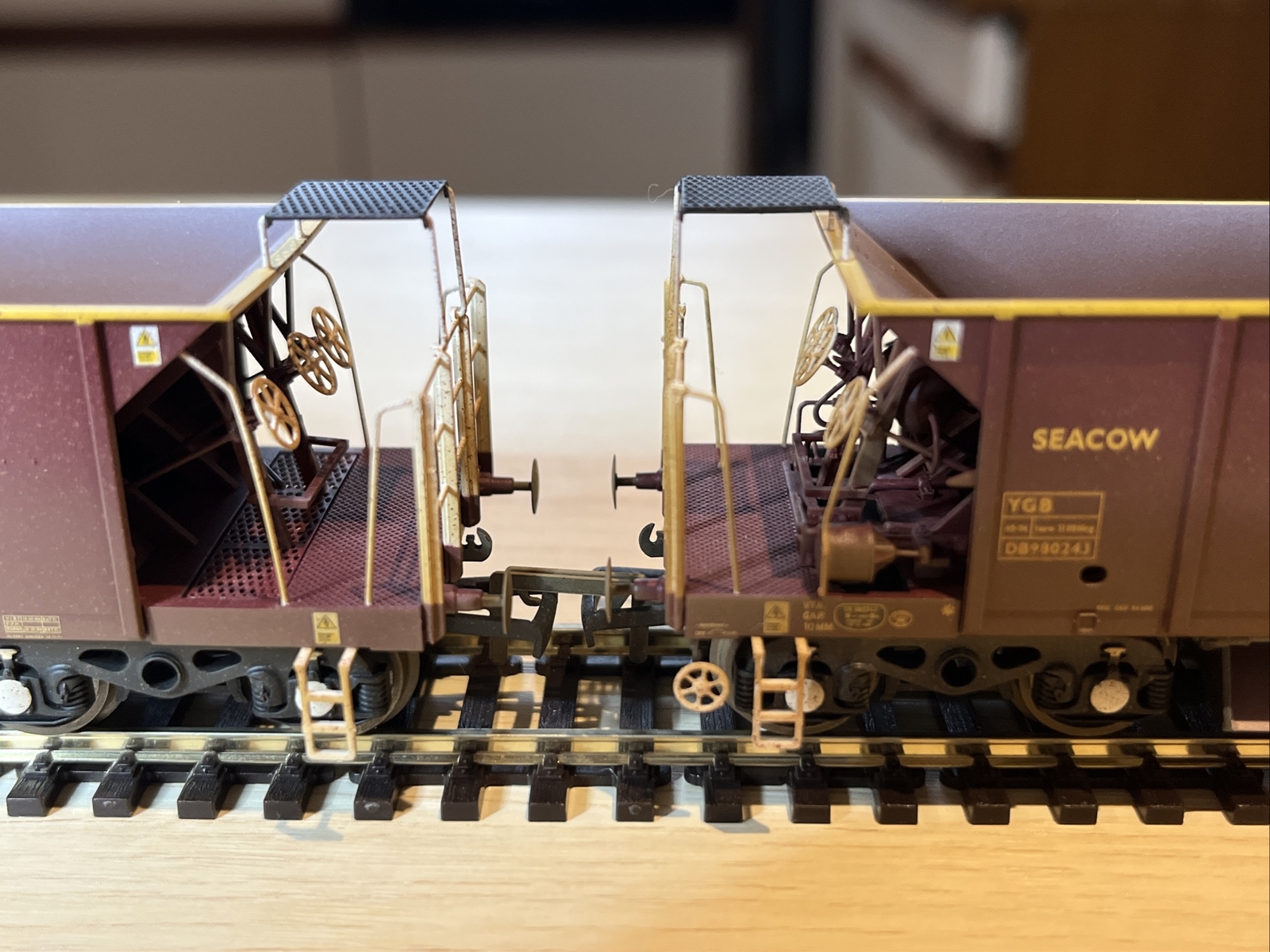 Hornby EWS Seacow Ballast Hoppers (R6846, R6286) Rake of 5