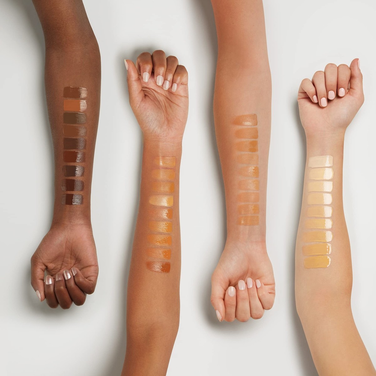 essence | Pretty Natural Hydrating Foundation | Medium, Buildable