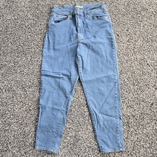 Levi's High Waisted Tapered Leg Jeans Women's Size 32 Medium Wash