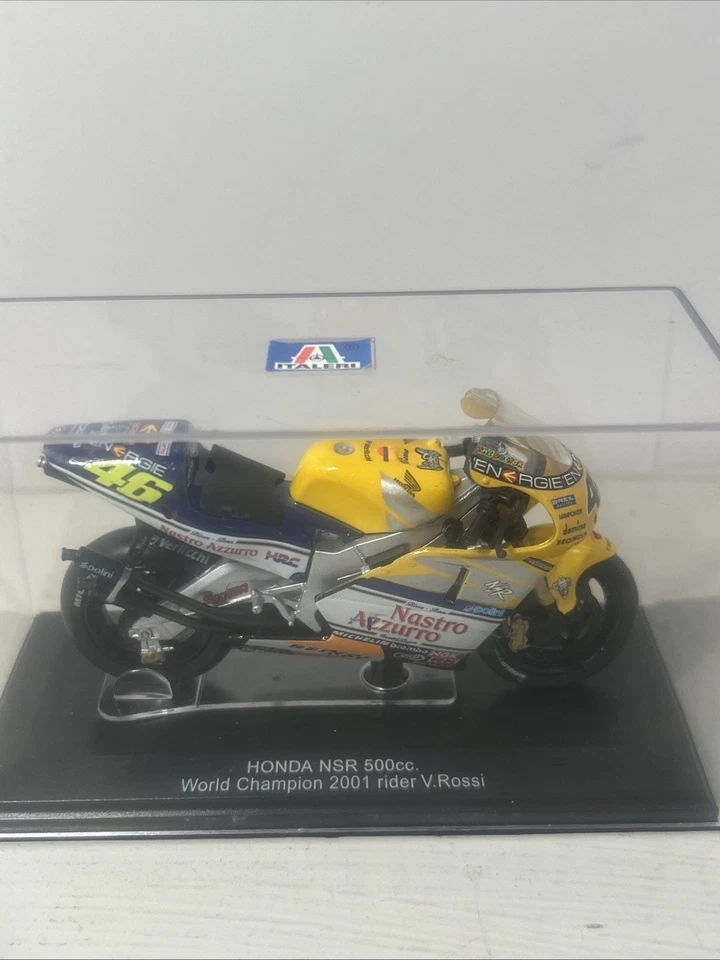 Italeri HONDA NSR 500c.c. World Champion 2001 Rider V.Rossi 1:22 - Image 2 of 3