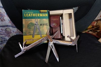 Leatherman Wave Multi Tool w/Leather Sheath box and all papers date 0998