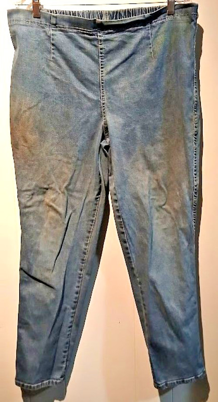 Used Women’s XL Petite, Pull-on, Stretchy, Blue Denim Jeans by White Stag