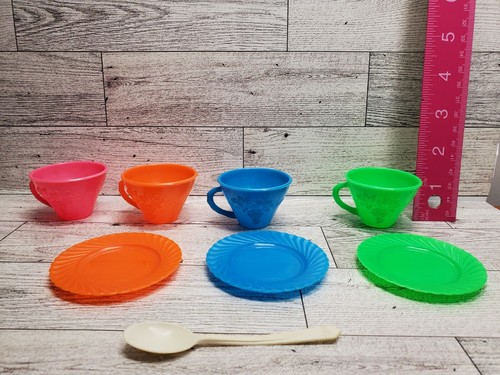 GT1 Vtg Redbox 1970s Plastic Toy Teaset Tea Set Replacement Cups Saucers, Spoon