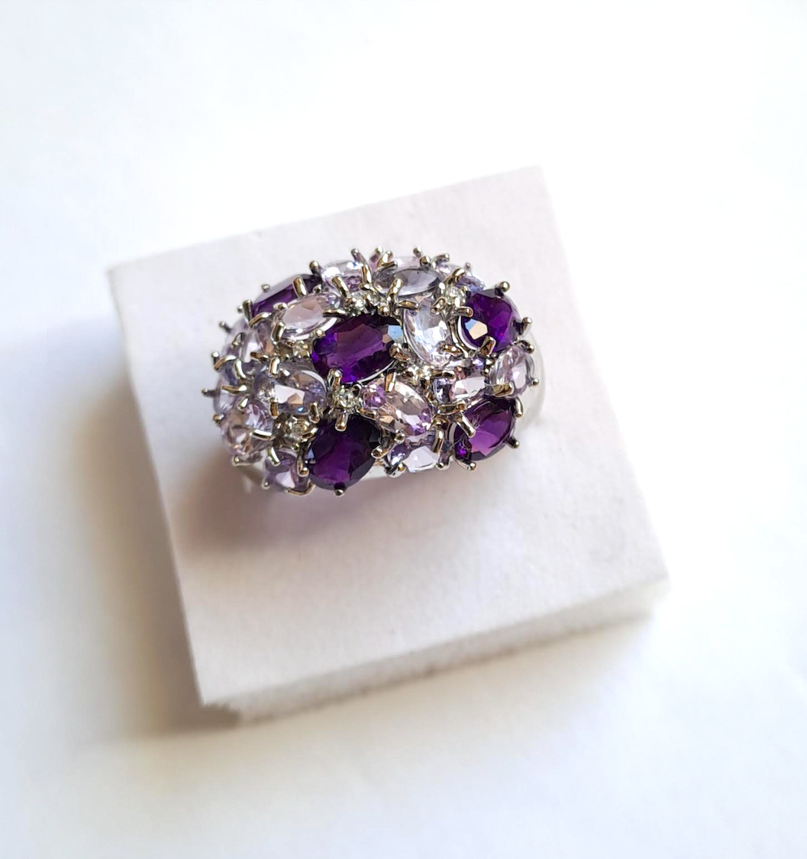 Bague cocktail améthyste tanzanite en or blanc et argent 925, le cadeau idéal taille 57