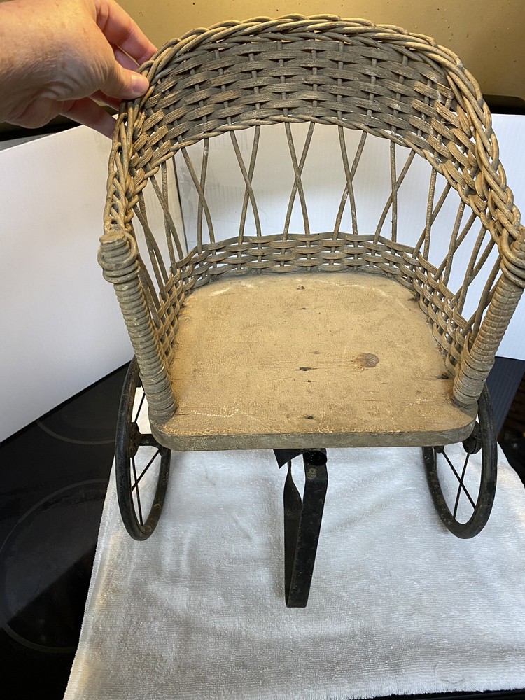Antique Gendron Wheel Co Toledo OH Toy Baby Doll Wicker Pull Toy Buggy Wagon