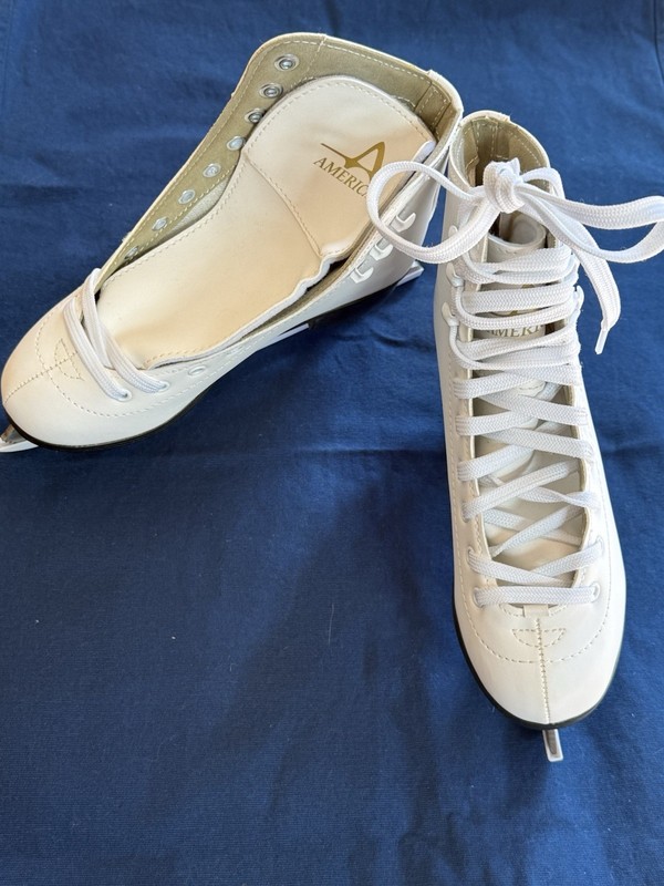 American Athletic White Figure Skates Youth US Women’s 4 EUR 35 Lace Up NEW