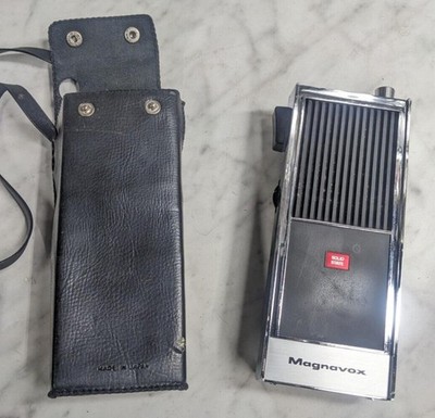 Vintage Magnavox 1R1007 2 WAY HANDHELD RADIO WITH CASE ~~TESTED WORKING