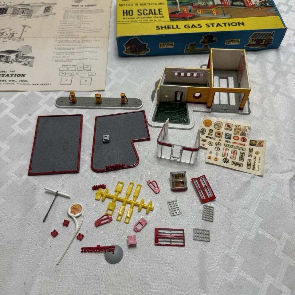 Vintage ATLAS HO Scale Shell Gas Station Train Railroad Model Kit 740-149 German - Image 3 of 4