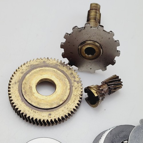 Abu Garcia Ambassadeur Reel Part (B) - 6500C3 Gears, Drag, Crank Shaft, Pinion - Picture 3 of 4