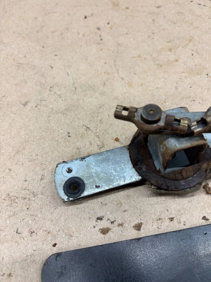 Oldsmobile 88 98 GM 1949 1950 1951 BUICK PONTIAC LIMPIAPARABRISAS PIEZAS ACOPLAMIENTO Foto 3 de 4