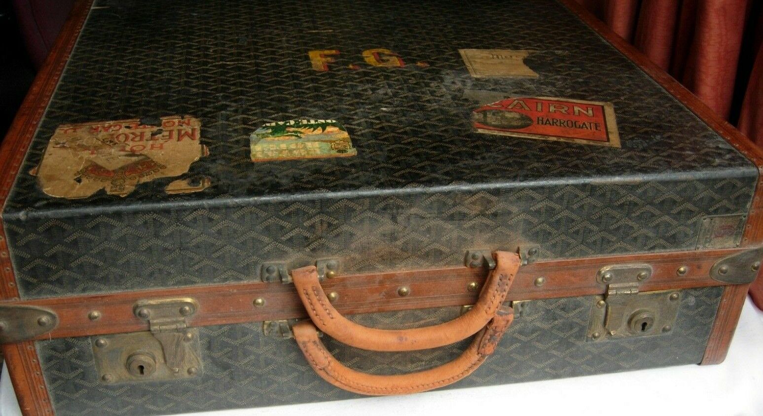 Malles Goyard Steamer Trunk Suitcase 1920s shoes excellent Film or Theatre prop