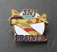 TEXAN SNJ T-6  TRAINER AIRCRAFT LAPEL PIN BADGE 1.25 INCHES AIR CORPS FORCE NAVY