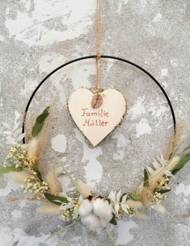 Bague en métal Flower Hoop noire avec cœur en bois nom couronne murale cadeau de mariage - Photo 1 sur 7