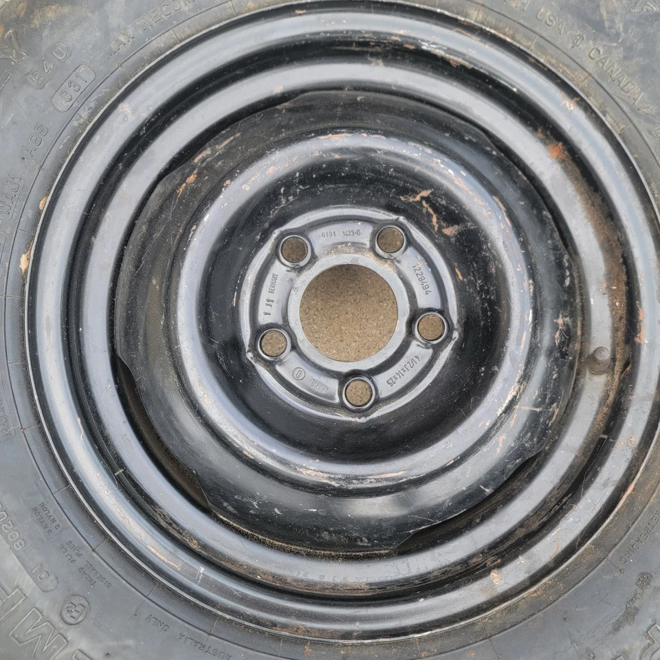 Neumático de repuesto Volvo 240 como nuevo usado Donut 242 244 245 740 940 Foto 4 de 4