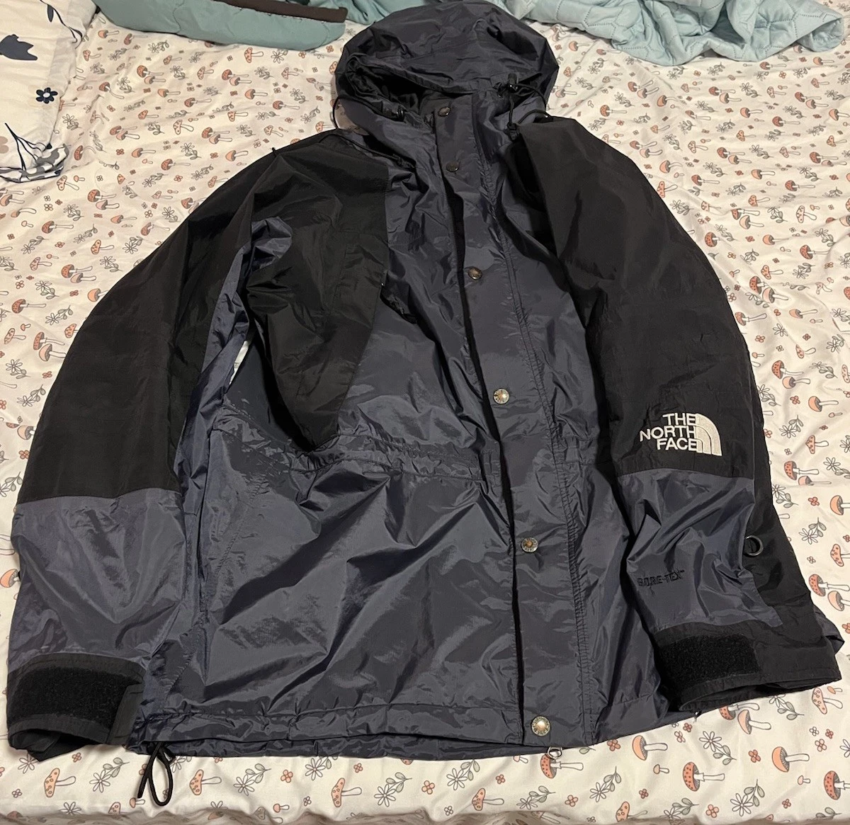 The North Face Men’s Mountain Light Jacket Vintage - Large-Storm Grey-READ !!