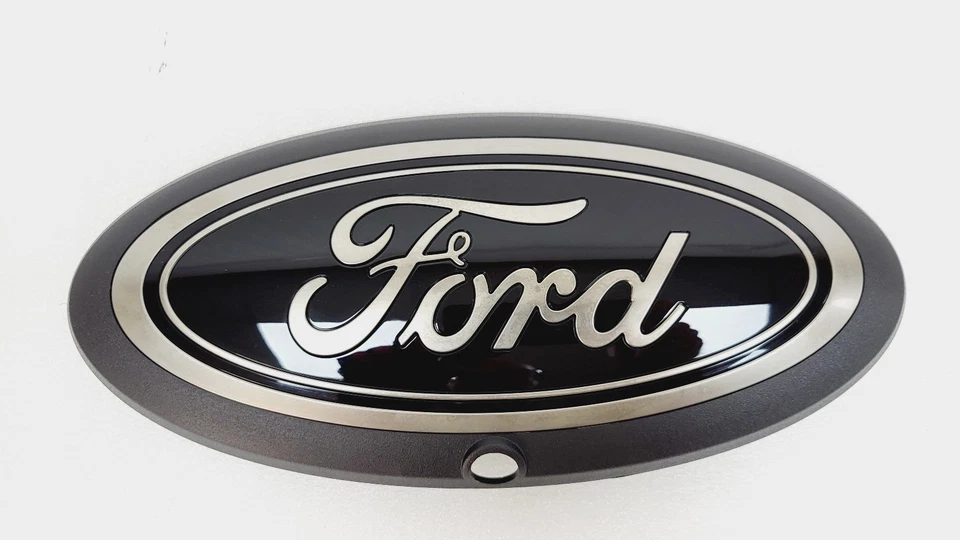 22 23 Ford F150 Front Grille Black Emblem Smoked Chrome Camera Cutout NL3Z8213D Foto 2 de 4
