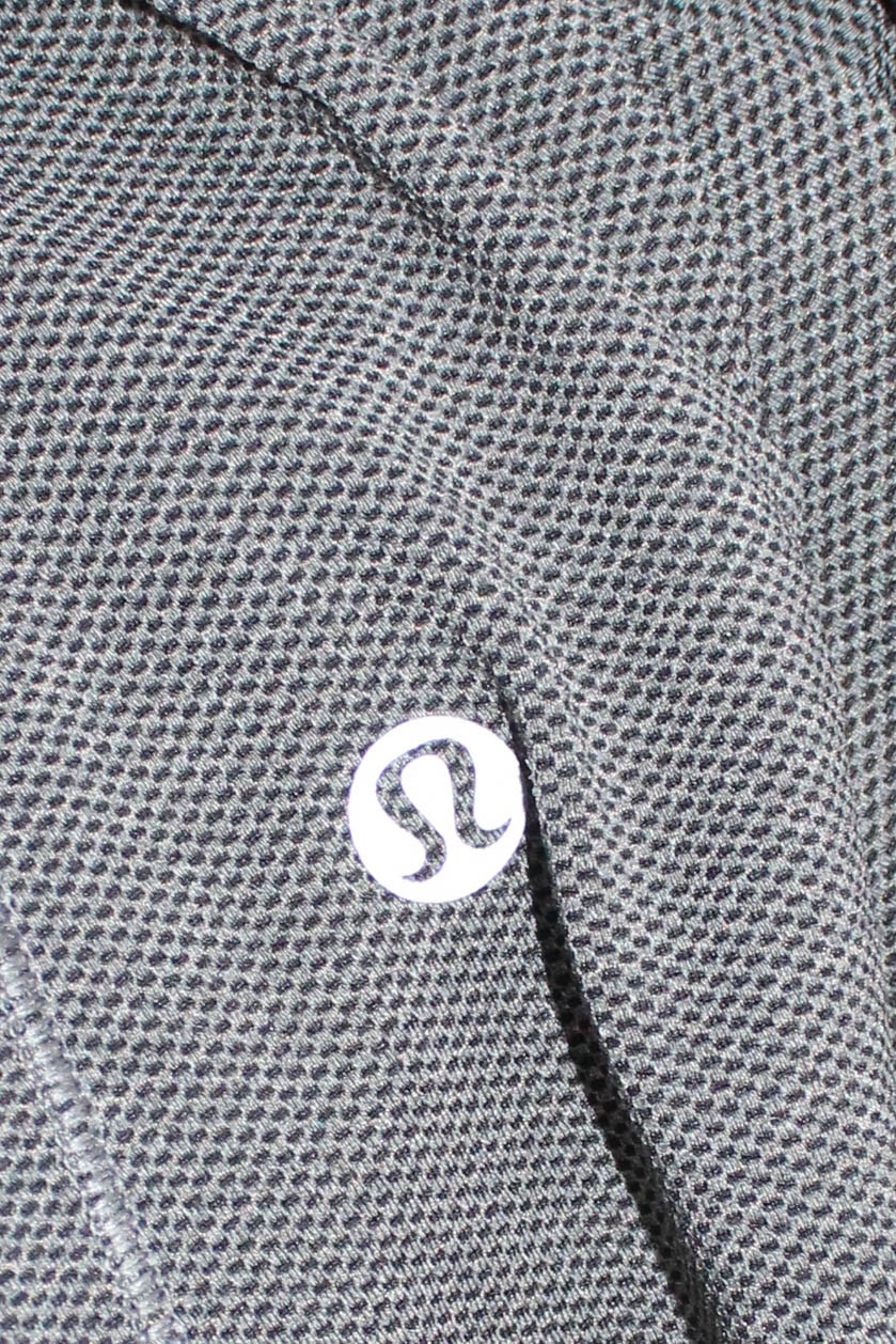 Lululemon Mens Basic Gray Geometric Crew Neck Nyl… - image 4