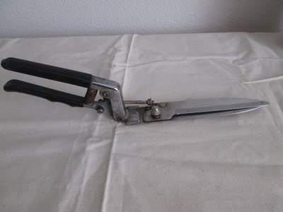 Vintage Craftsman hand grass trimmer shears 6  blade
