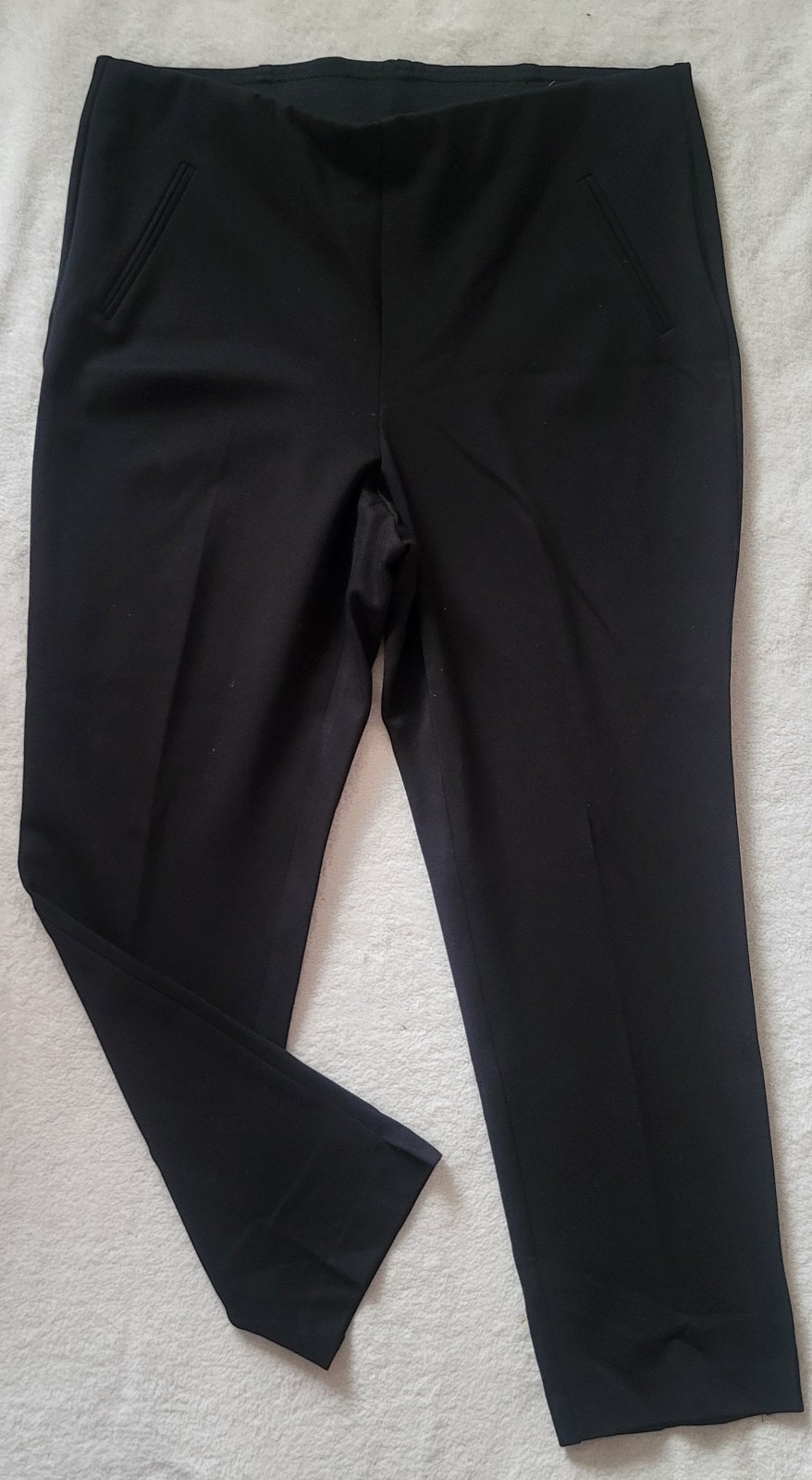 Chico's Pants Women's 2.5 (14)  Black Stretch Pull-on Flat Front Tapered Pockets