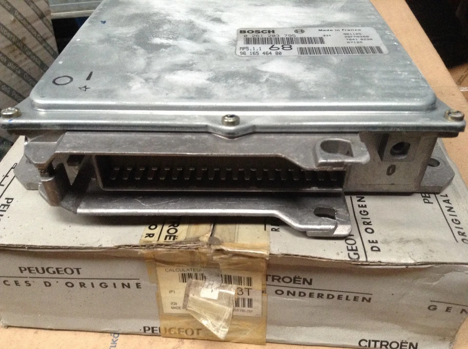 Peugeot 406 XU7JP NEW ECU BOSCH 0261203795 9616546480 19293T NLA RP £878 - Image 2 of 3