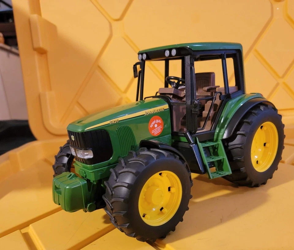 Tractor agrícola de juguete John Deere Foto 4 de 4