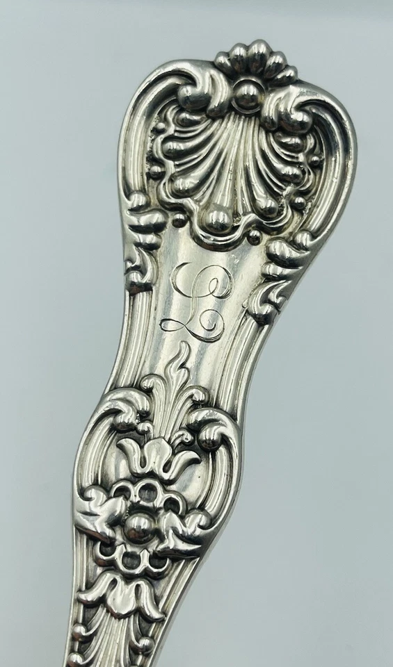 Tenedor para servir pescado rey inglés antiguo de plata esterlina Tiffany & Co 9 3/8 Foto 3 de 4