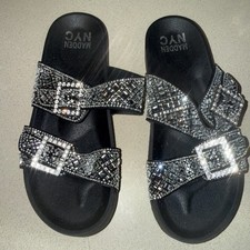 Steve Madden slip on Rhinestone BLING sandals black girls sz 2 Good condition