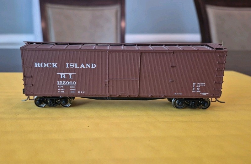 Accurail Ho 40' USRR Double-sheathed Wood Box Car - Rock Island