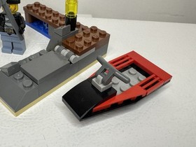 LEGO City 60127 ~ Police ~ Prison Island Starter Set ~ EUC Near Complete