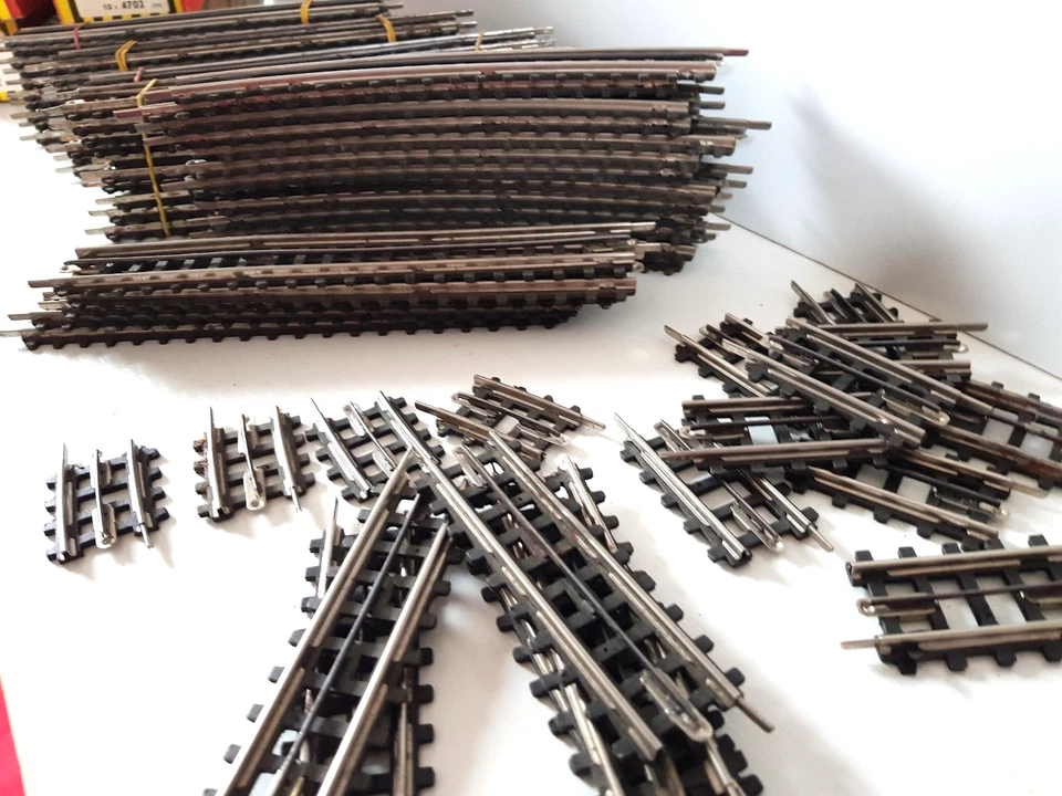 Trix Express more than 150 Rails (Cardboard Rail System) To Restore!!! - Image 2 of 4