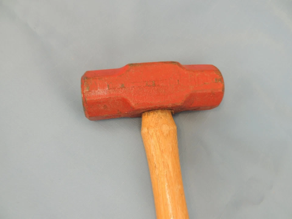 HICKORY FORGE 4 LB. SLEDGE HAMMER Foto 2 de 4