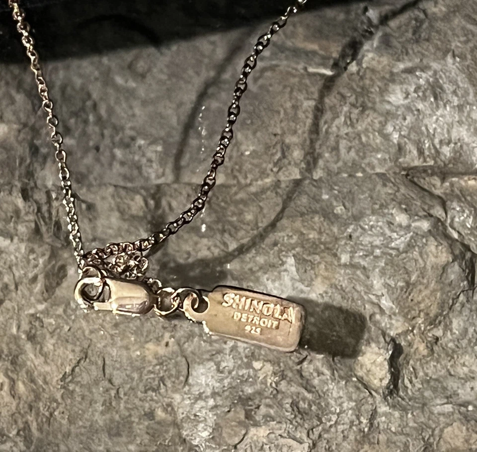 SHINOLA Detroit Plata Esterlina Bicicleta Colgante Collar Runwell Reloj Ónix Nuevo Foto 2 de 4
