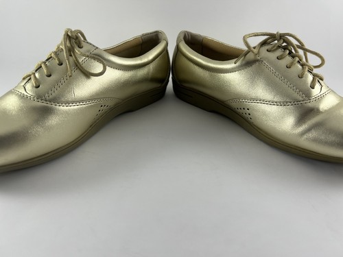 Women’s Shoes Size 7.5 W Red Cross Comfort Fit Metallic Gold Leather Sneaker EUC - Picture 7 of 18