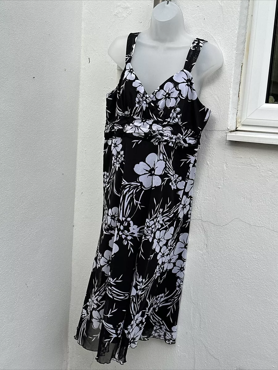 Black and white floaty clearance dress