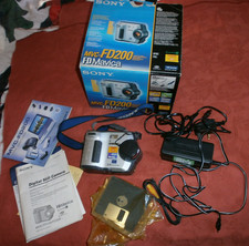 SONY MVC-FD200 MAVICA DIGITAL FLOPPY DISK CAMERA WITH BOX / BOXED & WORKING