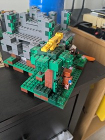 Classic LEGO Minecraft Jungle Temple 21132 Complete Set with instructions no box