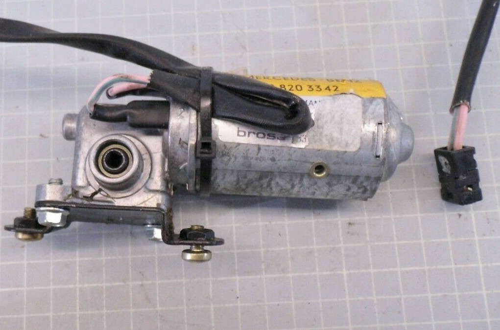 Mercedes Benz W126 Motor Kopfstütze vorne rechts 0028203342, 683
