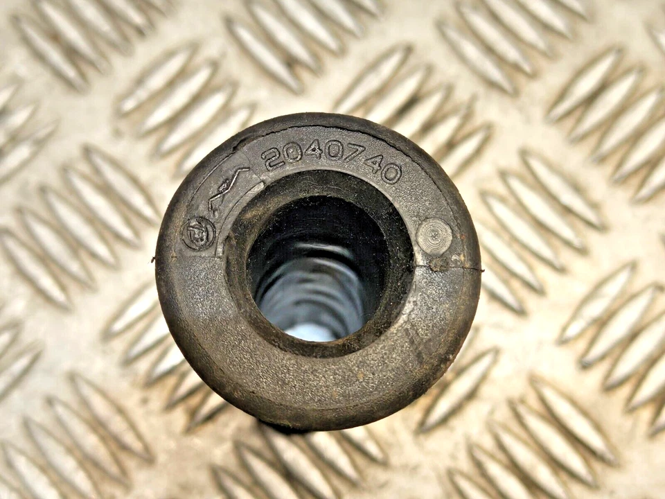 MANILLAR IZQUIERDO TRIUMPH SPEED TRIPLE R 2011 11 14 EMPUÑADURA GOMA Foto 2 de 4