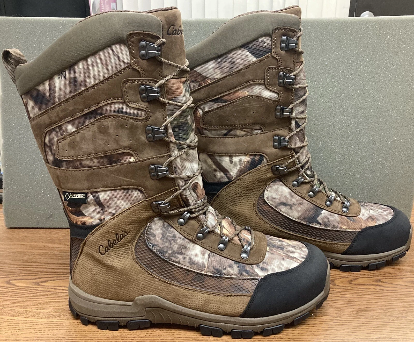NEW Cabelas Mens - 14" Tall Hunting Boots - Size 13D Thinsulate Gore-Tex 81-9159