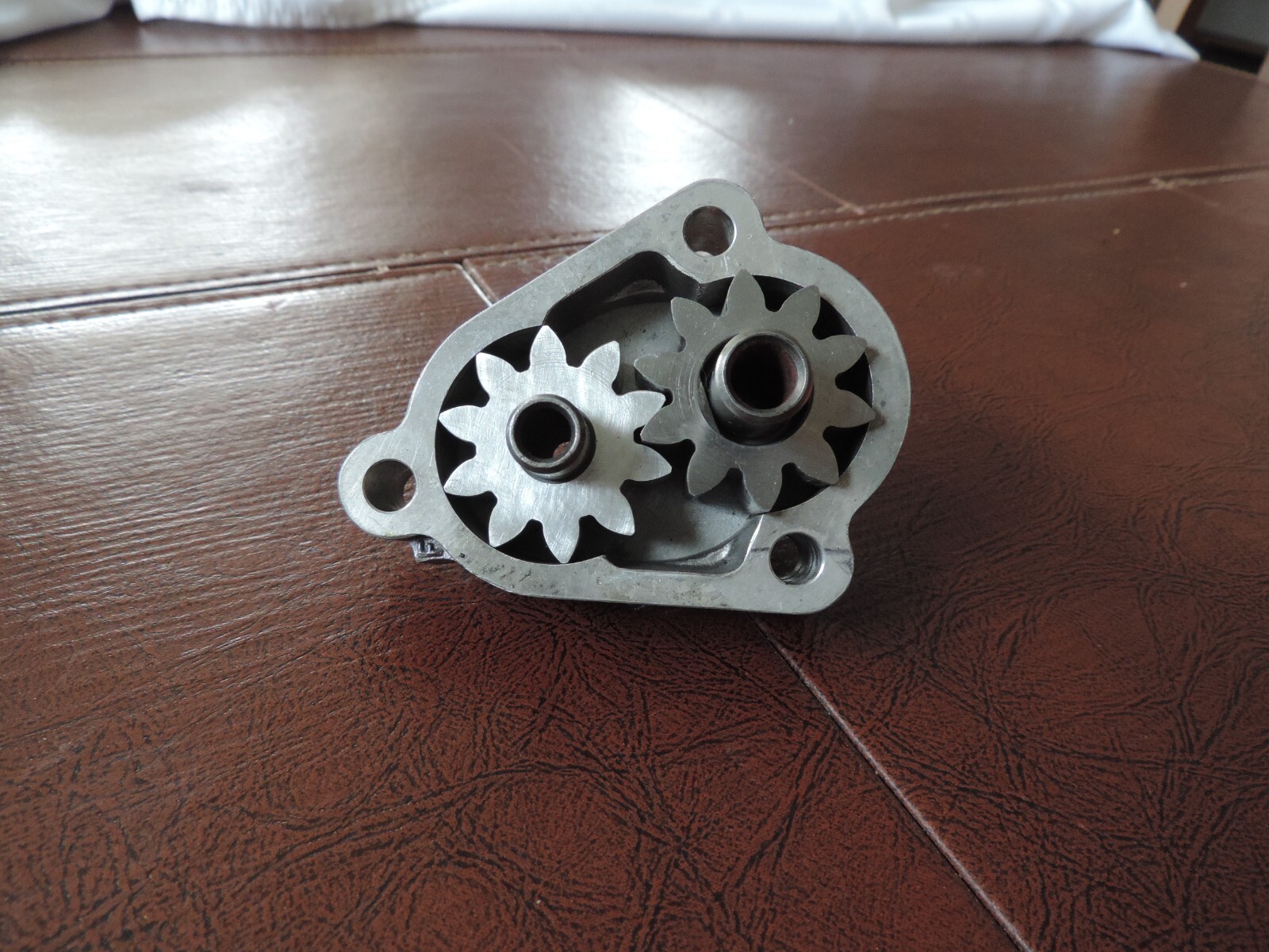 0320 Oil Pump Housing 60983 with Gears for sale online eBay