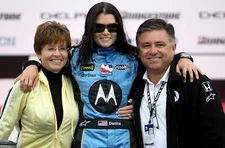 A Danica Patrick In The Center Of Friends Smiling 8x10 Photo Print