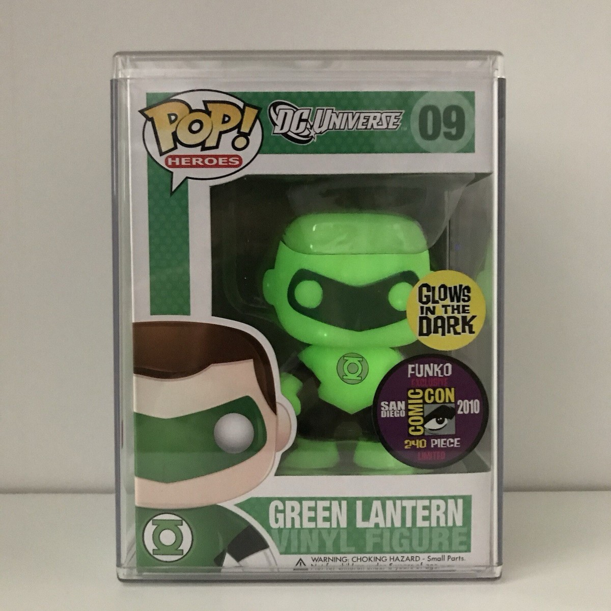 Funko POP! DC Heroes #09 Green Lantern Glows-in-the-Dark Funko POP! DC Heroes #09 Green Lantern Glows-in-the-Dark