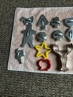 VINTAGE LOT OF OLD AND NEW COOKIE CUTTERS 21 IN ALL — photo 2
