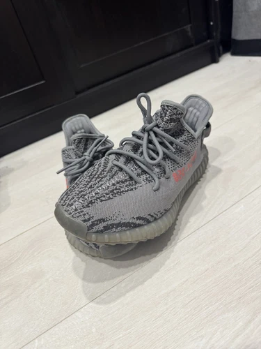 Yeezy Boost 350 V2 Size 9.5