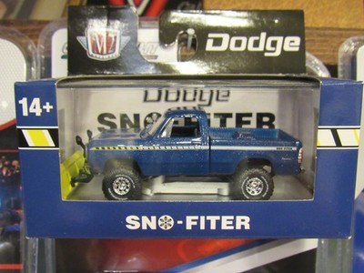 M2 Castline 1974 Dodge Ram W200 Power Wagon Sno Fiter 4x4   Plow 1/64: Diecast