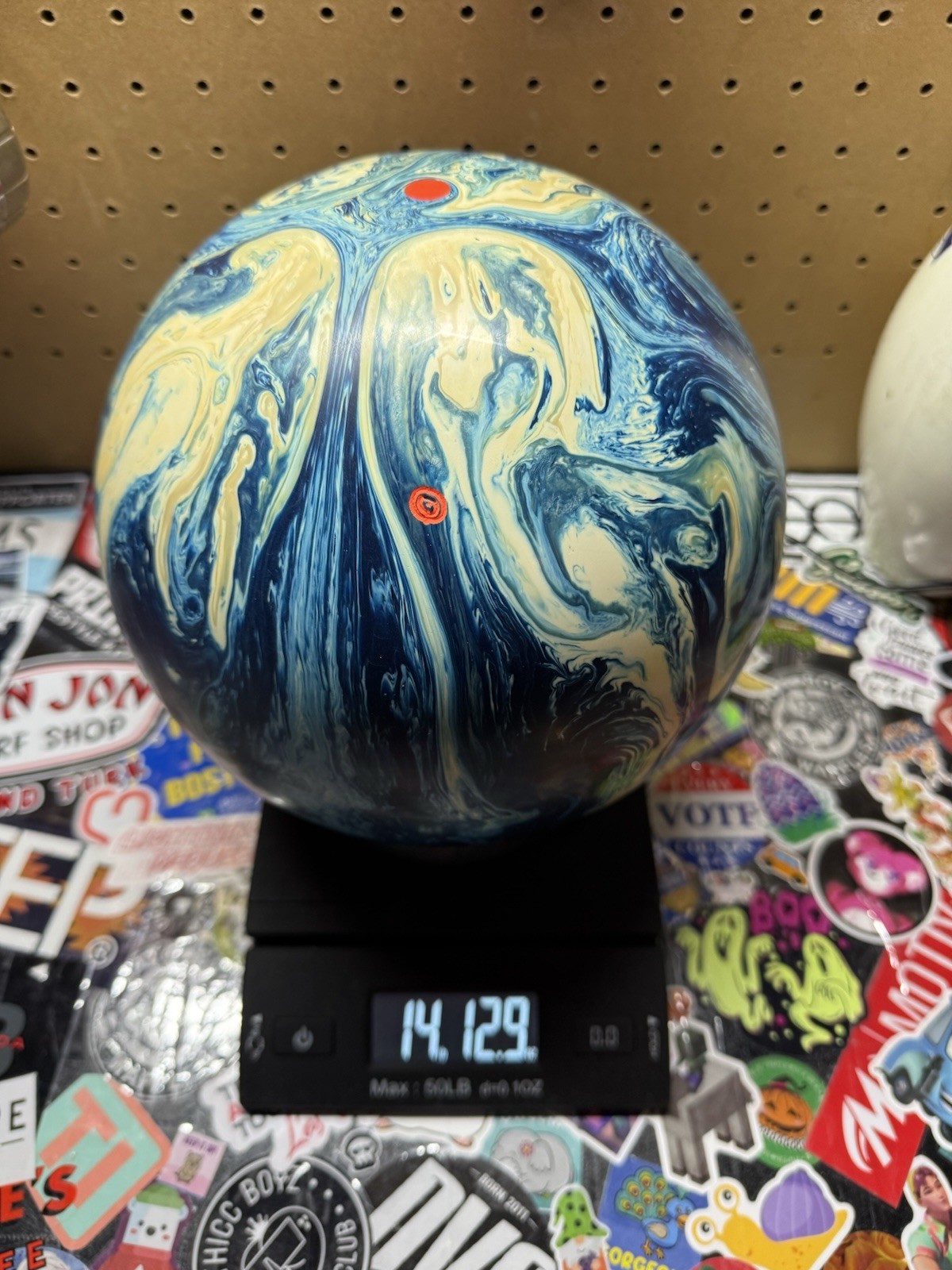 900 Global SureThing Bowling Ball