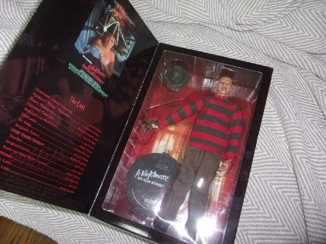 SIDESHOW UNA PESADILLA EN ELM STREET FREDDY KRUEGER 12" A.F IUC EXHIBIDO Foto 2 de 2